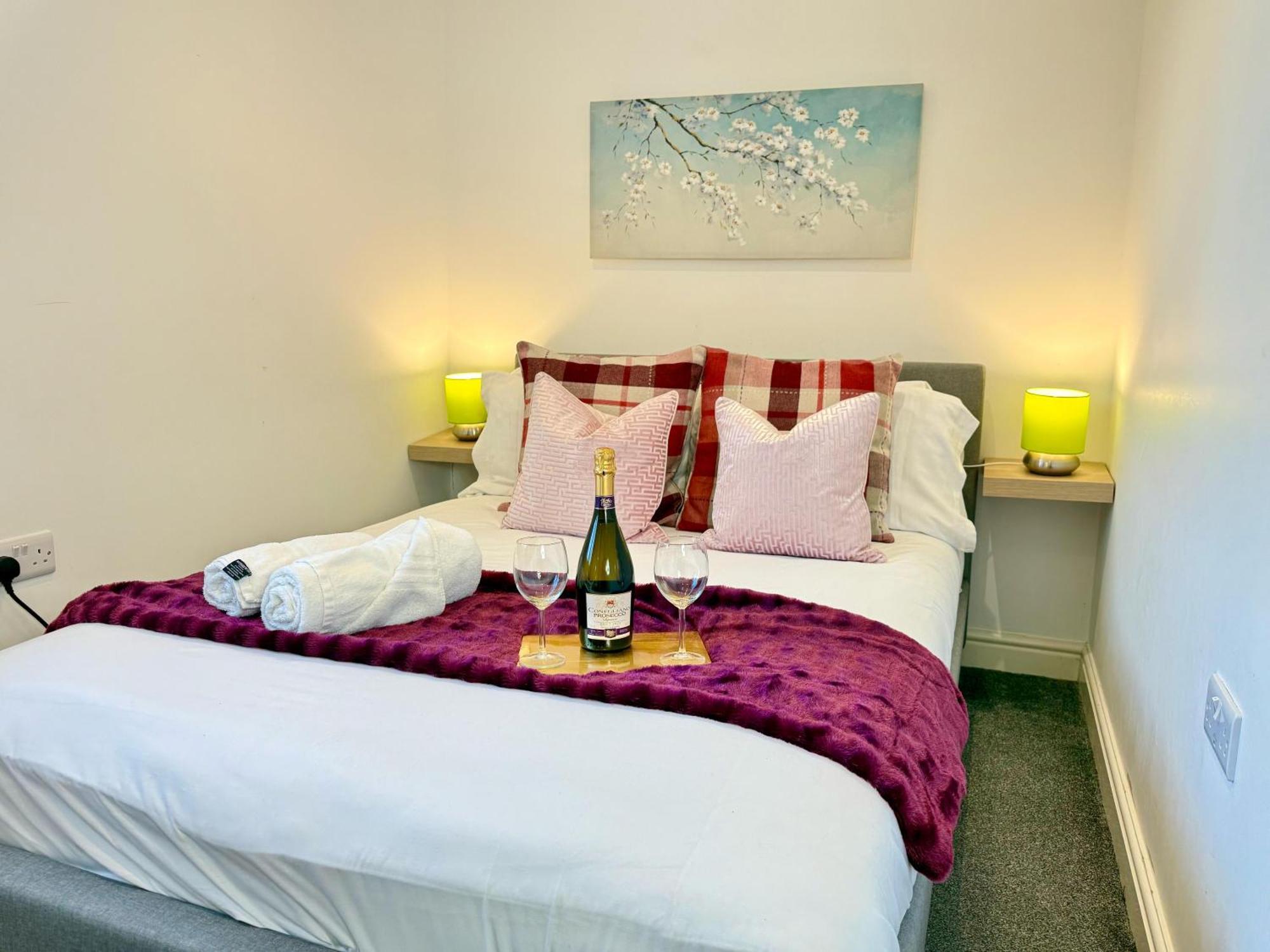Evergreen Lodge - Two Bed Lux Flat - Parking, Garden, Patio, Wifi, Netflix - Close To Blenheim Palace & Oxford - F3 Kidlington Exterior foto