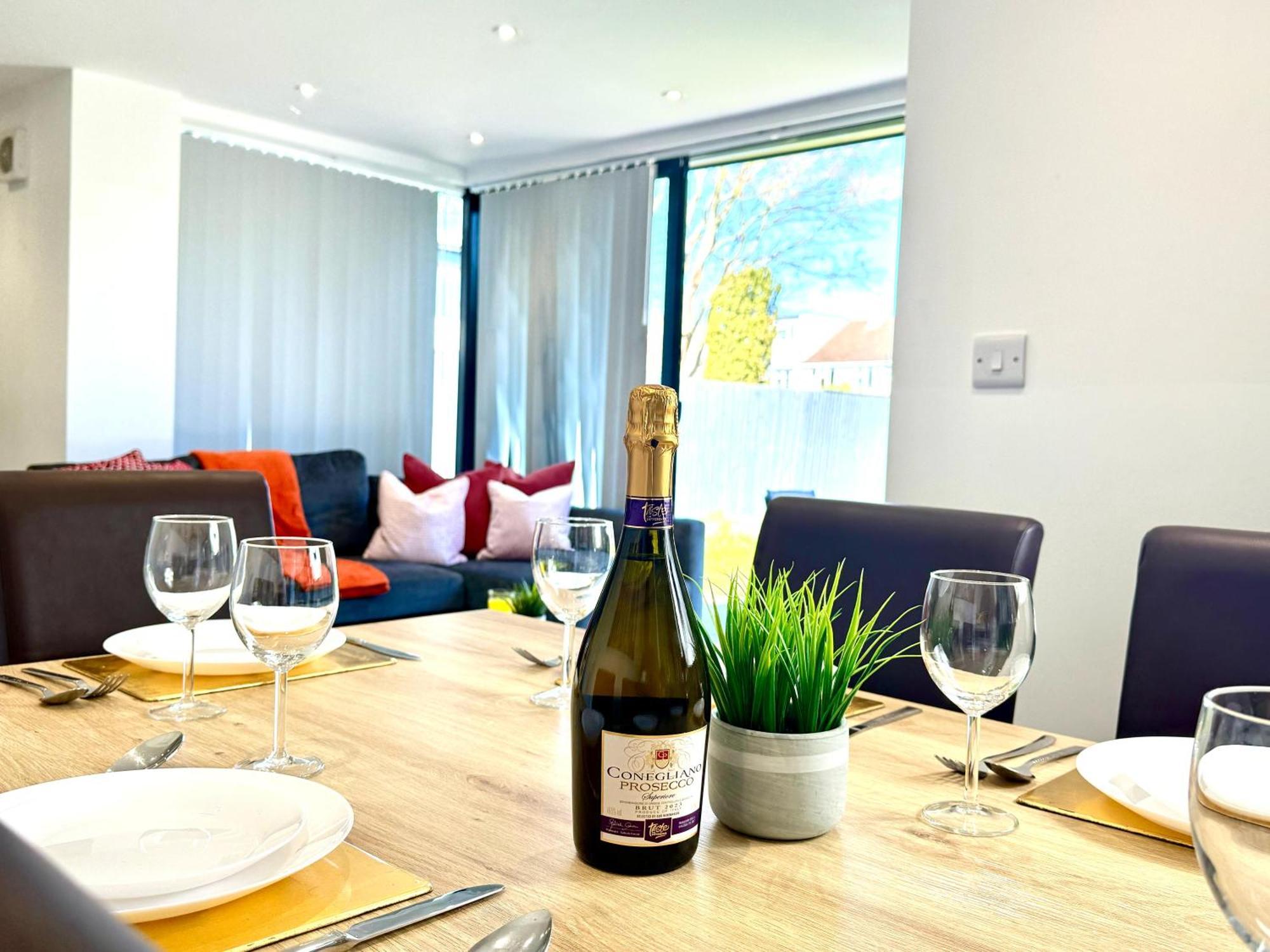 Evergreen Lodge - Two Bed Lux Flat - Parking, Garden, Patio, Wifi, Netflix - Close To Blenheim Palace & Oxford - F3 Kidlington Exterior foto