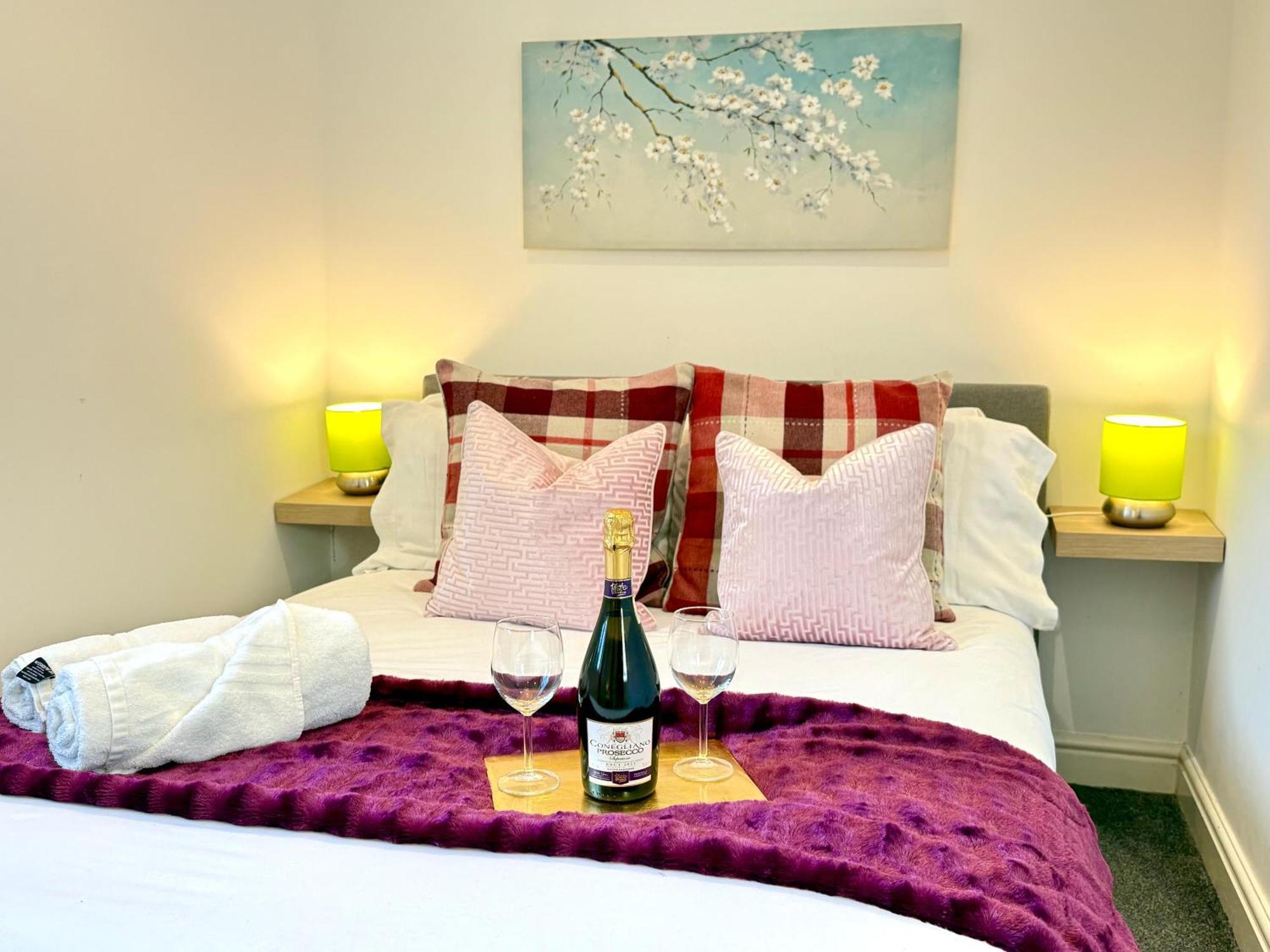 Evergreen Lodge - Two Bed Lux Flat - Parking, Garden, Patio, Wifi, Netflix - Close To Blenheim Palace & Oxford - F3 Kidlington Exterior foto